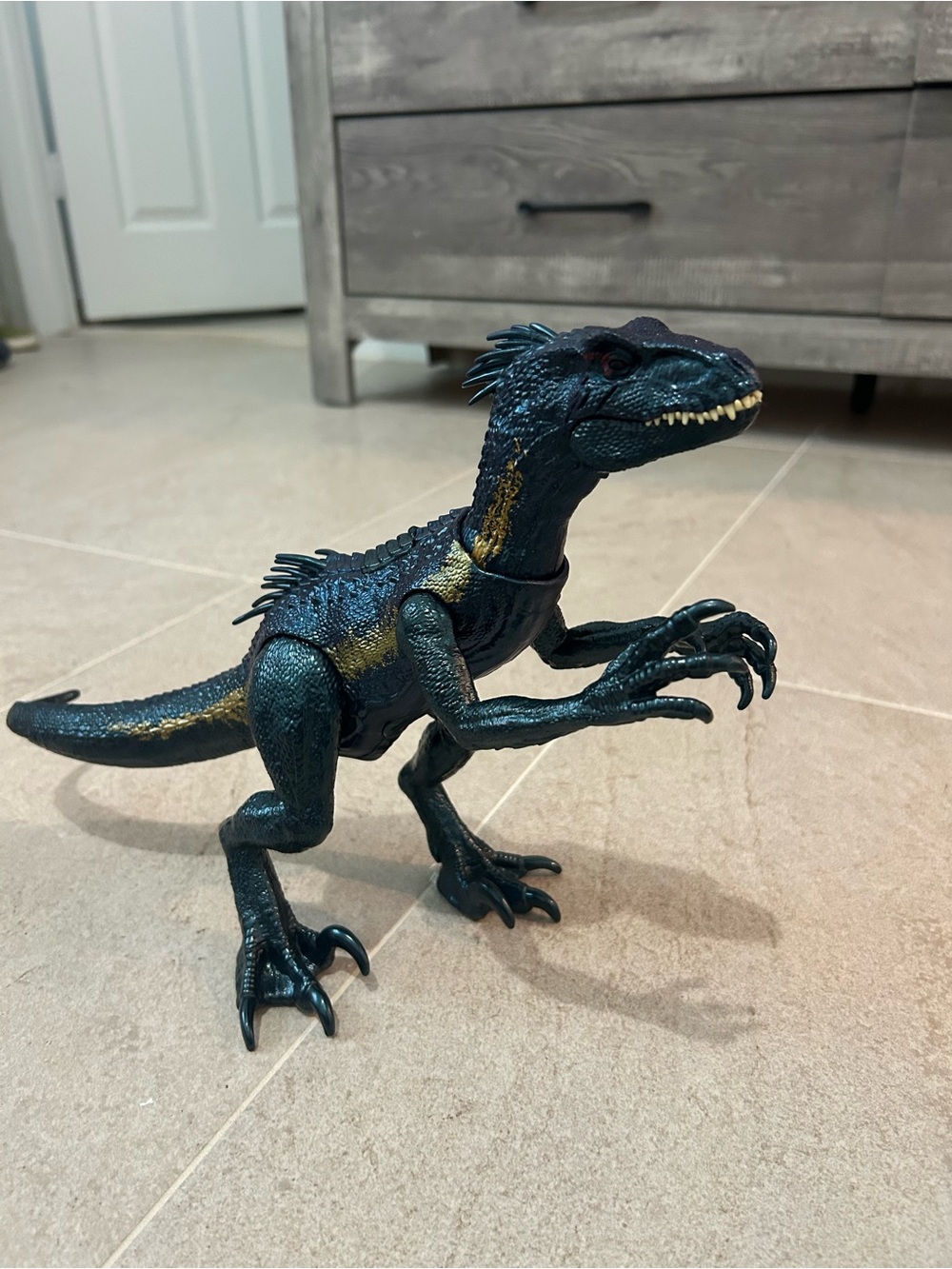Indoraptor Jurassic World Action Figure